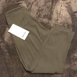 NWT Lululemon get centered crop